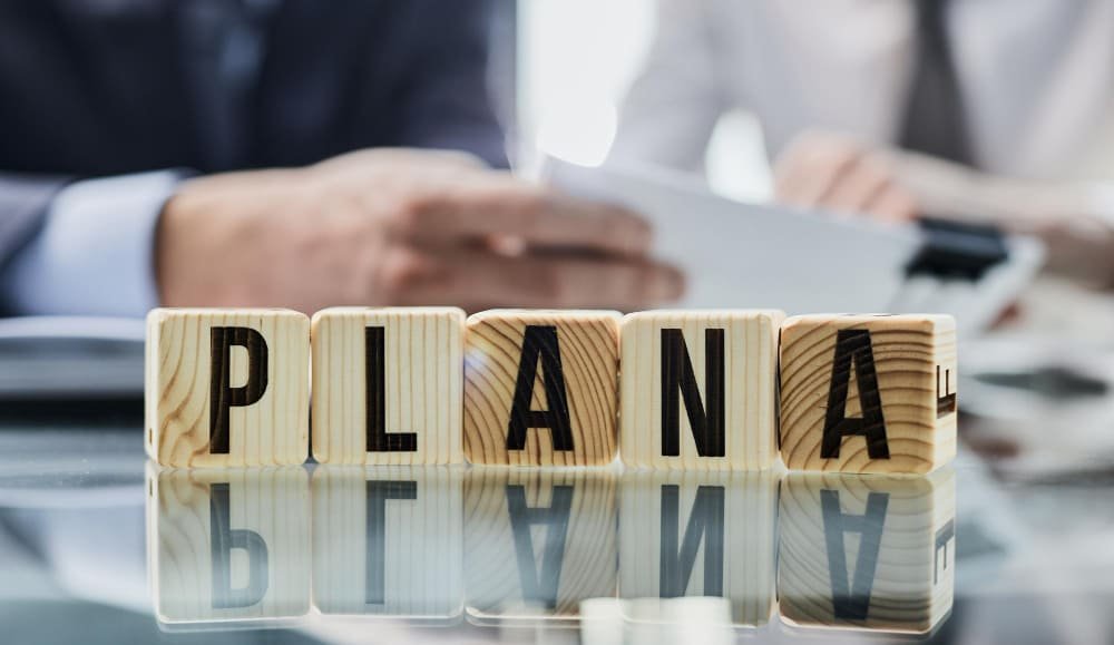 businessman-hand-flipping-wooden-cube-blocks-with-plan-change-plan-b (1)